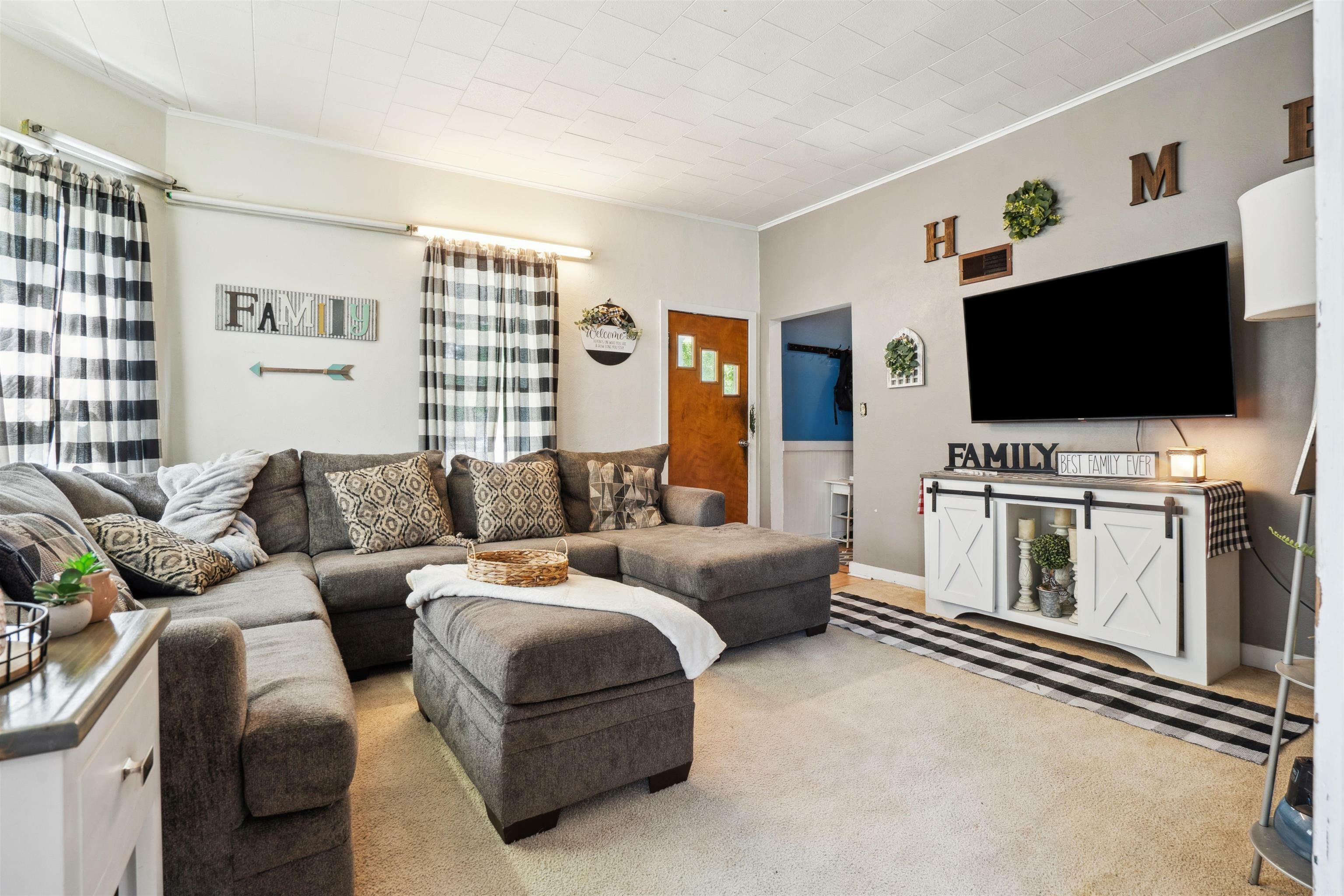 Property Photo: 219 1st Ave NE IA 50662