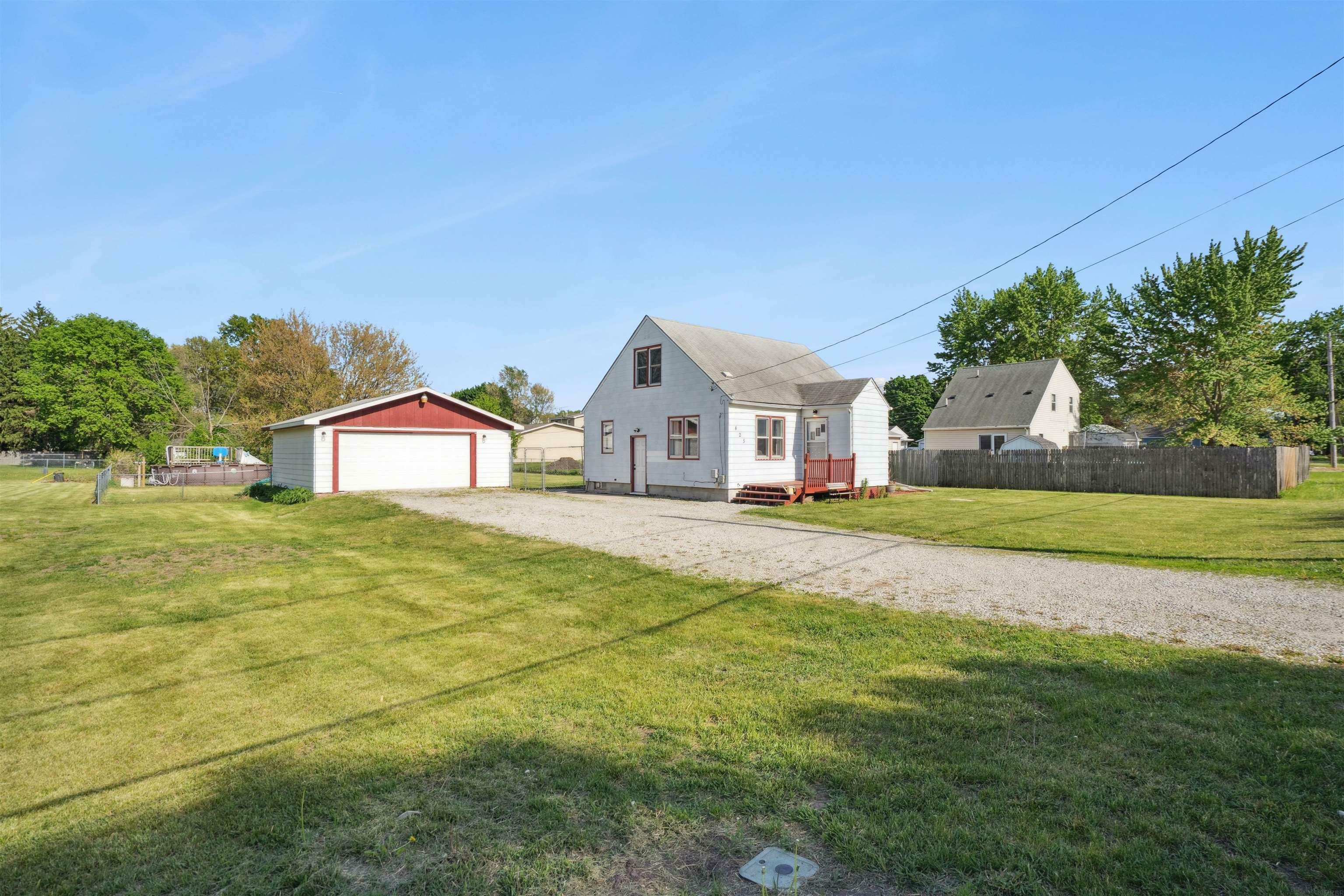 Property Photo: 425 S Evans Road IA 50707