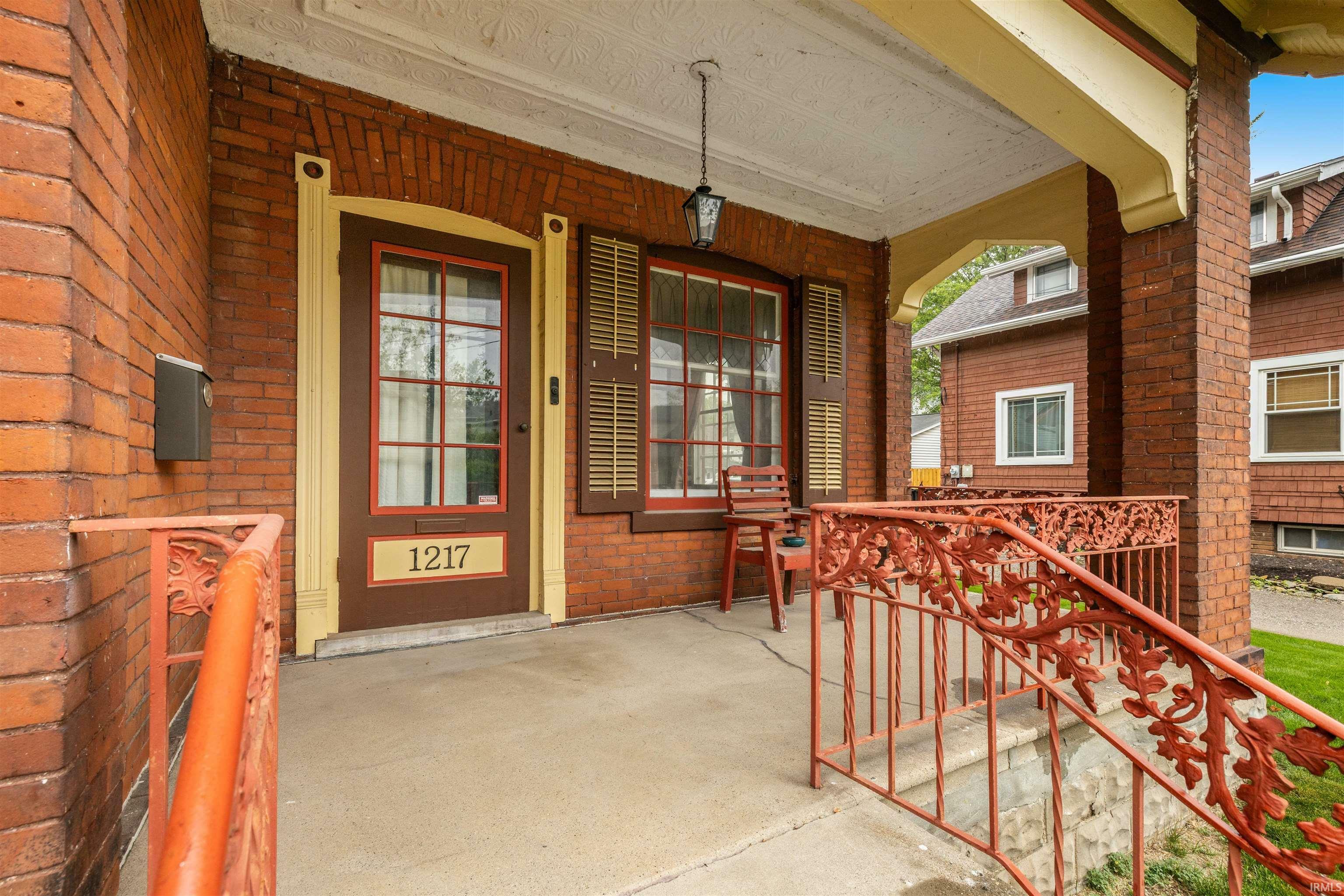 Property Photo: 1217 Columbia Avenue IN 46805-4313