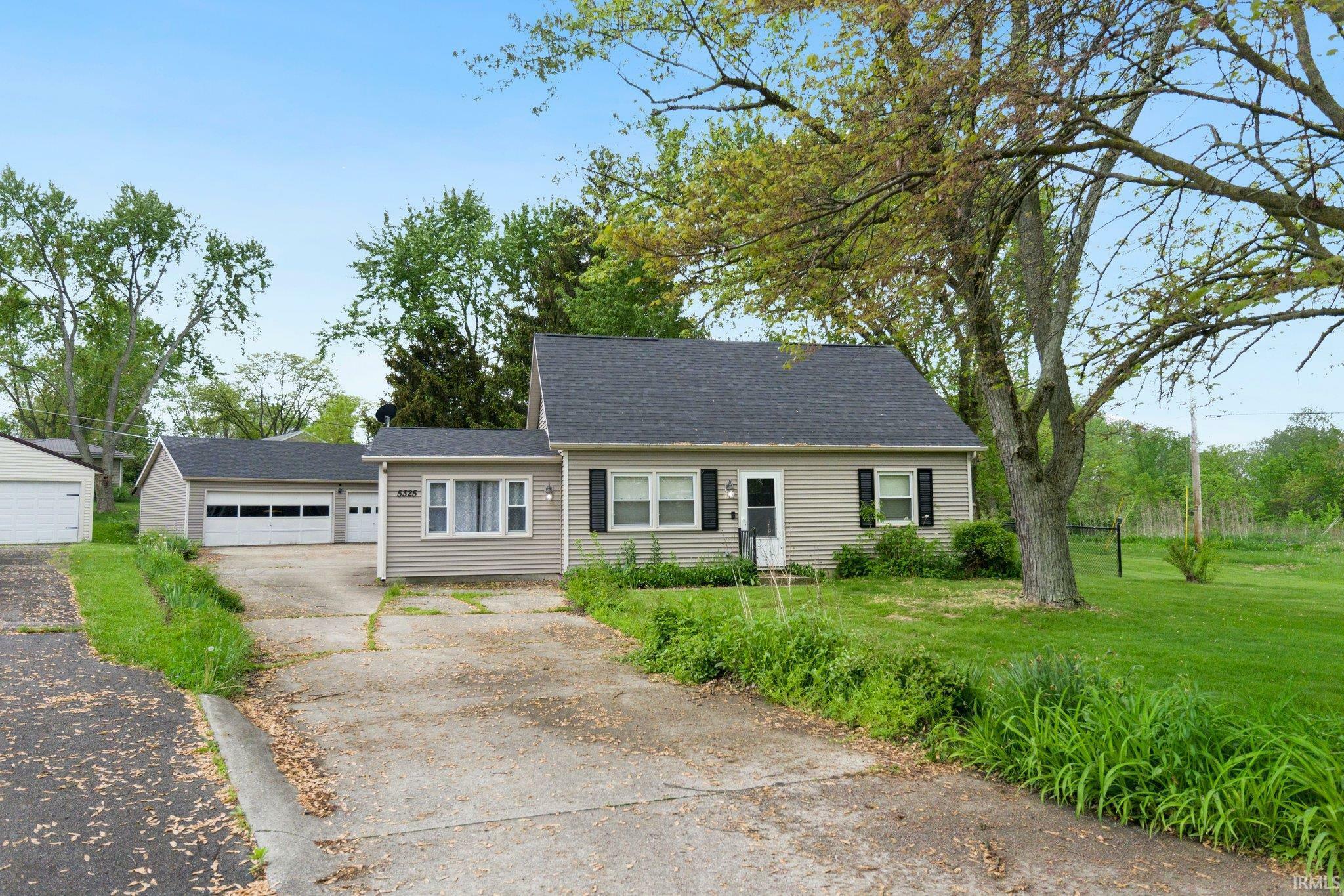 Property Photo: 5325 Crandon Lane IN 46804-5805