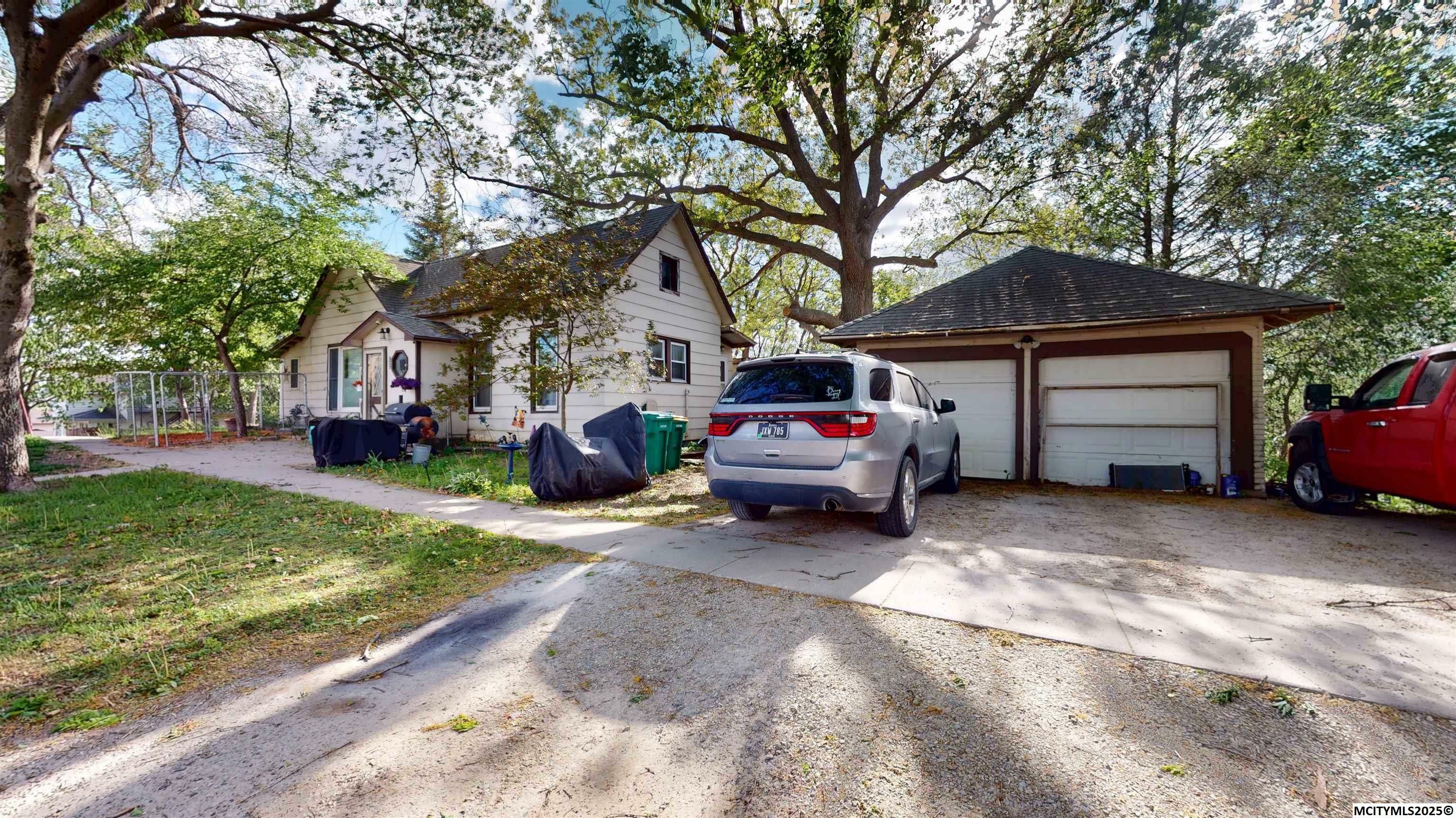 Property Photo: 12 N Gaylord IA 50458