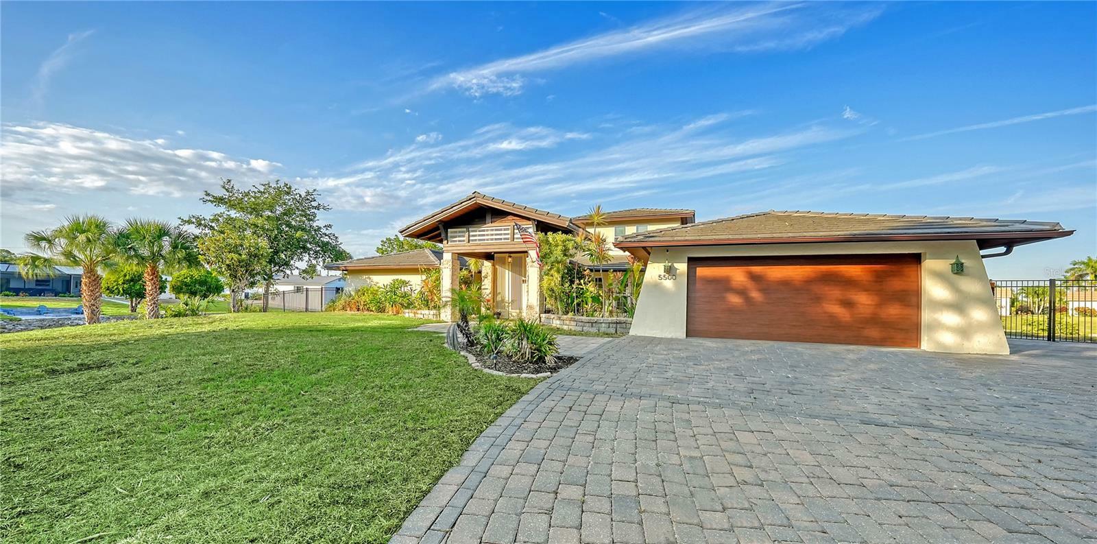 Property Photo: 5500 Merrimac Drive FL 34231