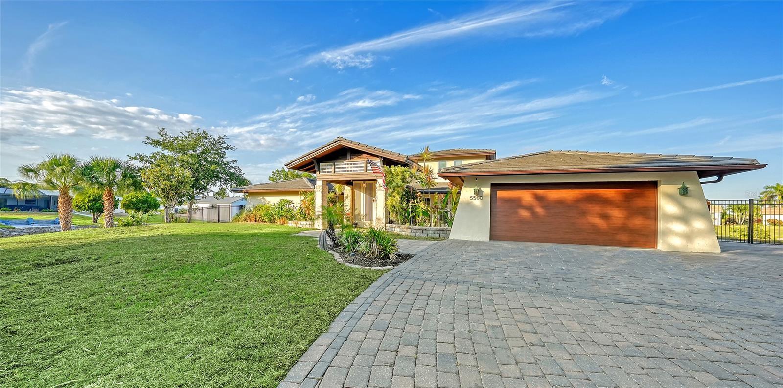 Property Photo: 5500 Merrimac Drive FL 34231