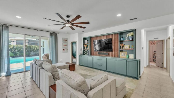 Property Photo:  15706 Starling Water Drive  FL 33547 