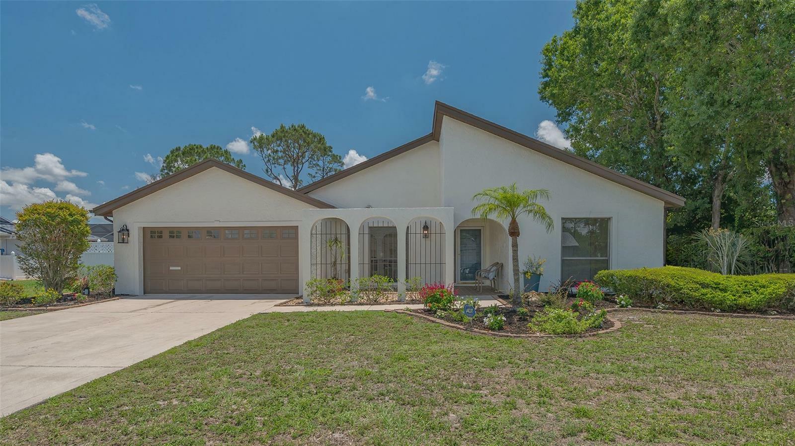 Property Photo: 4812 Greywood Lane FL 34235