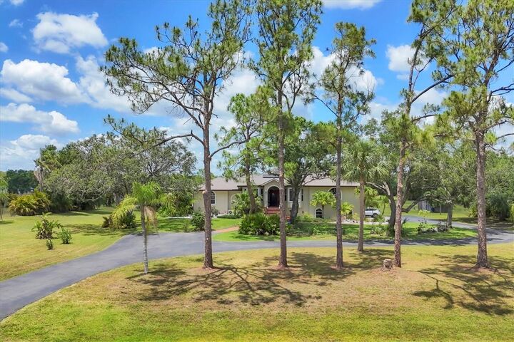 Property Photo: 6242 Tropicaire Boulevard FL 34291