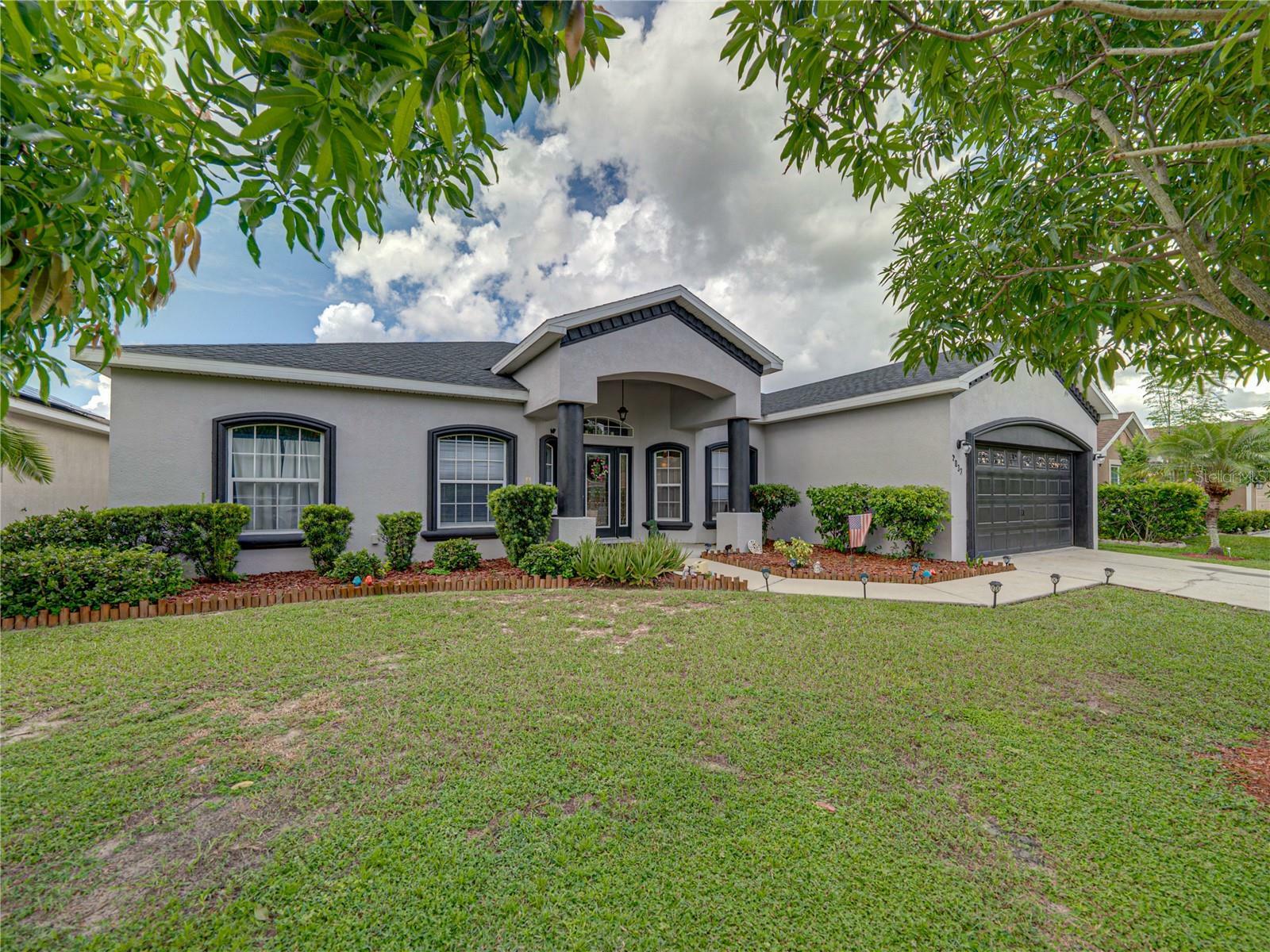 Property Photo: 2033 Normandy Heights Drive FL 33880