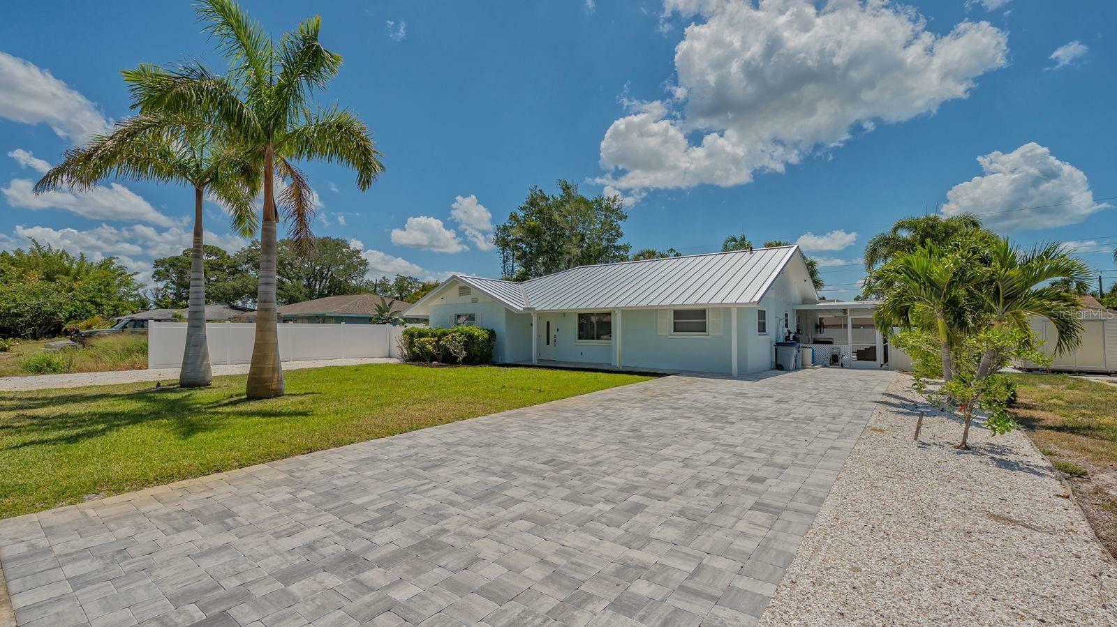 Property Photo: 1461 Porpoise Road FL 34293