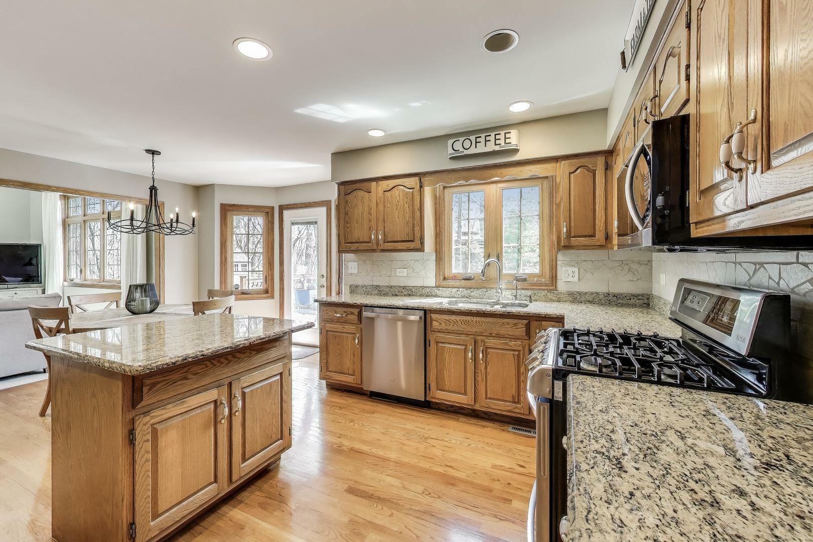 Property Photo: 1204 Pleasant Place IL 60439