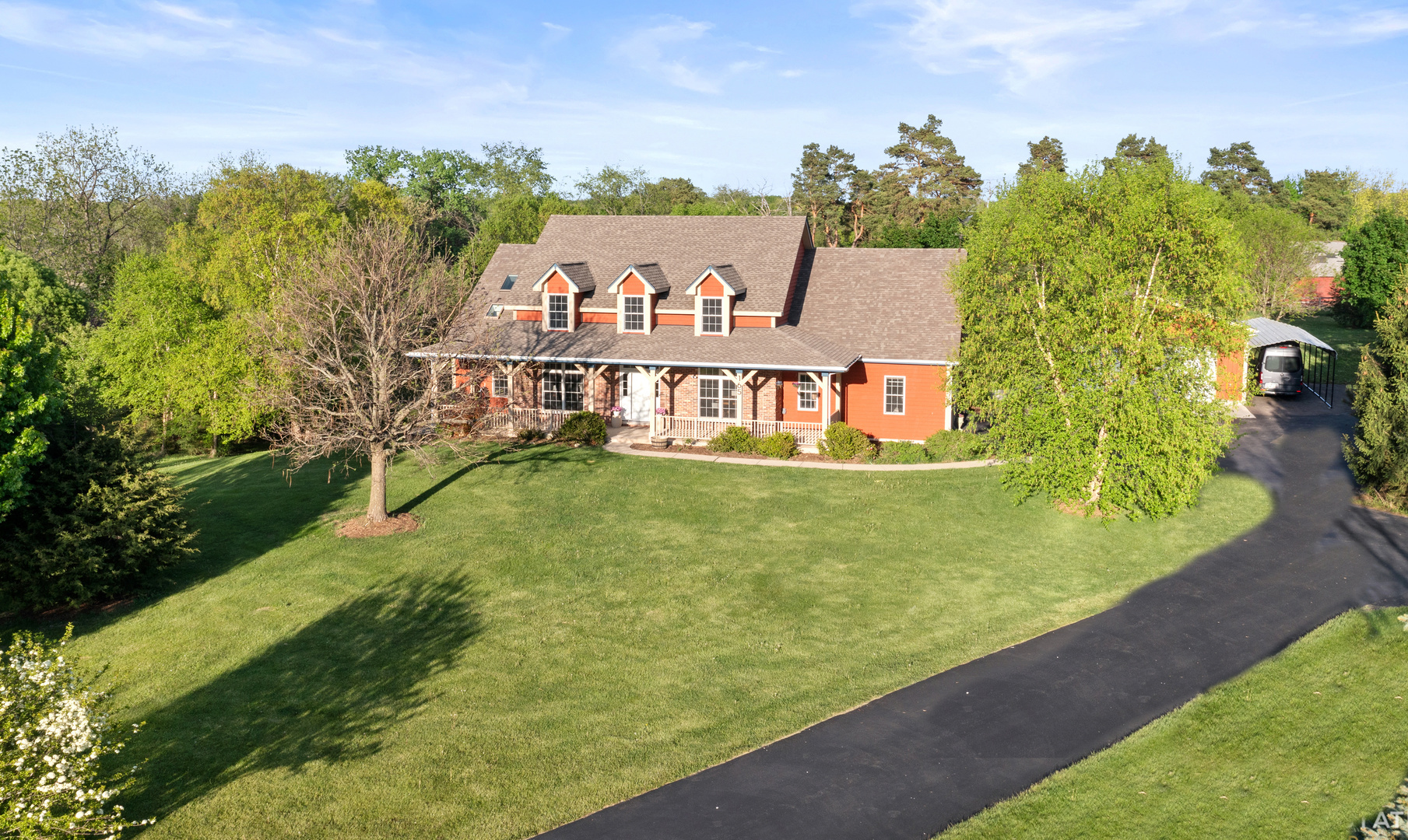 Property Photo: 165 Clover Hill Lane IL 60010