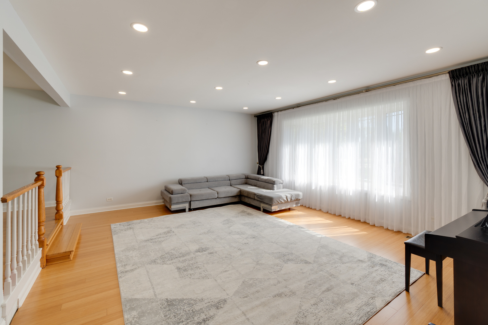 Property Photo: 402 S Helena Avenue IL 60056
