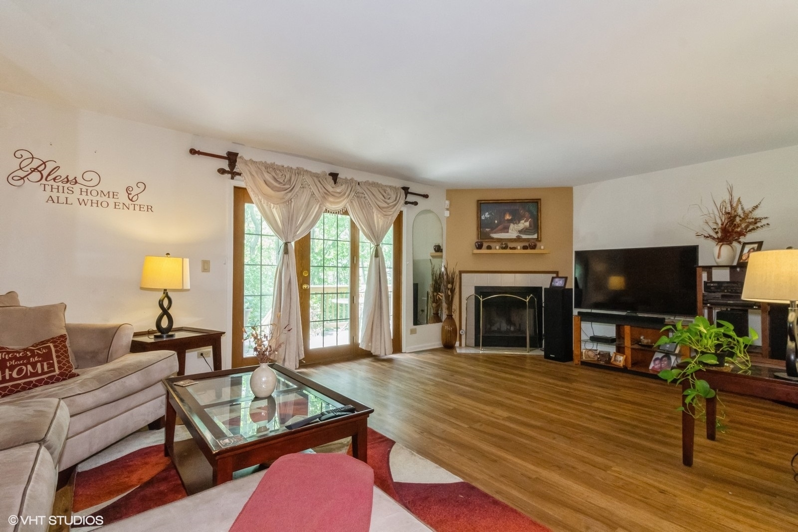 Property Photo:  213 Pamela Drive  IL 60440 