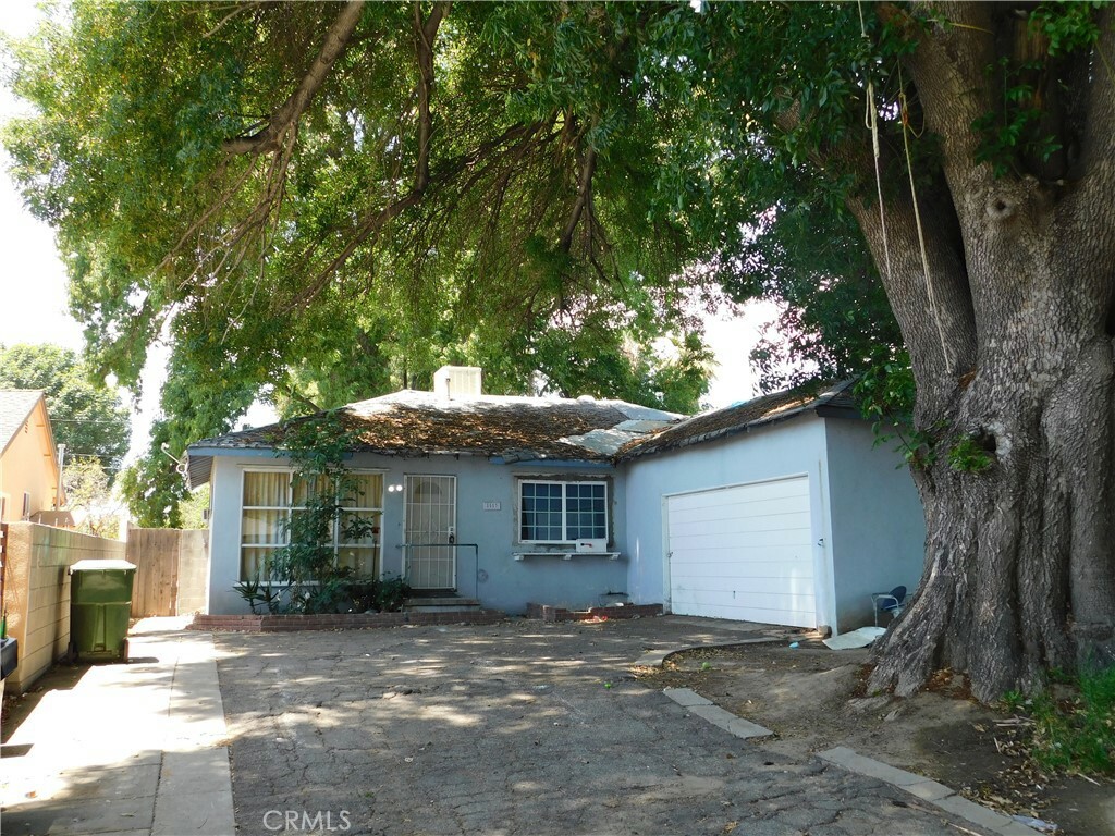 8553 Chimineas Avenue  Northridge CA 91325 photo