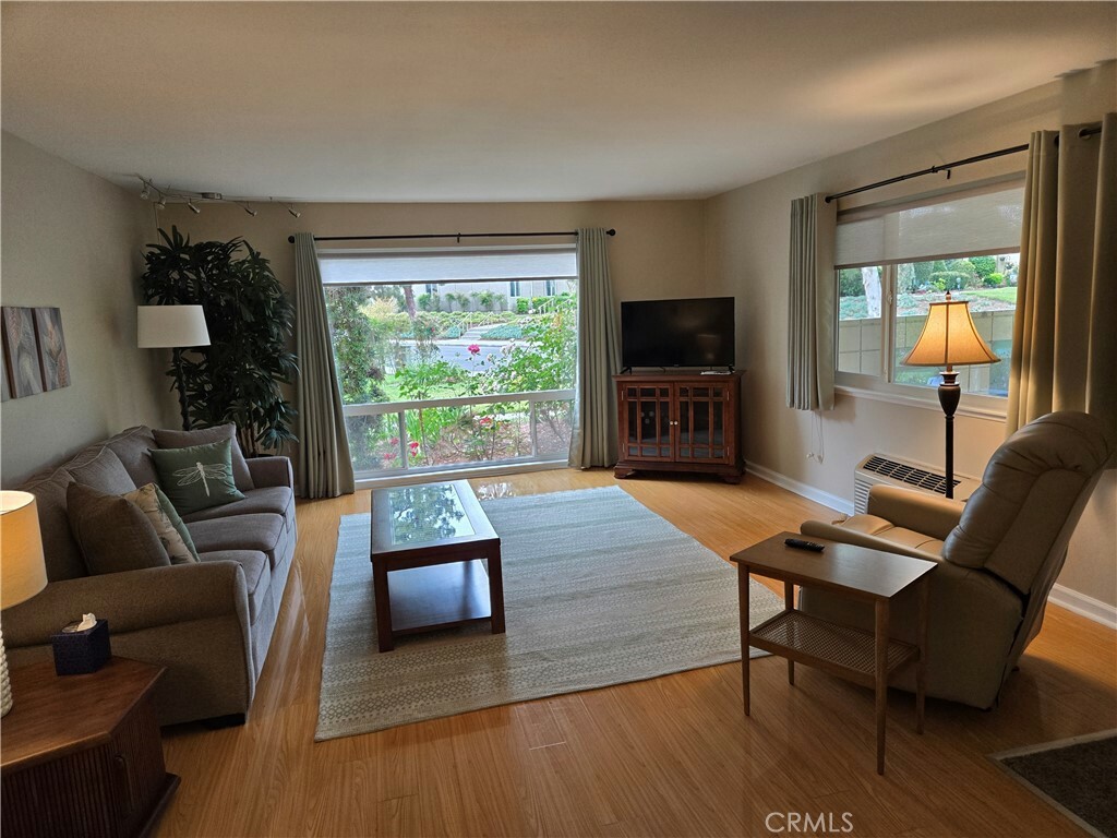 Property Photo: 185 Avenida Majorca CA 92637