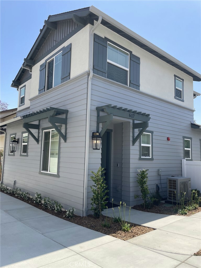 617 E Walnut Avenue  Monrovia CA 91016 photo
