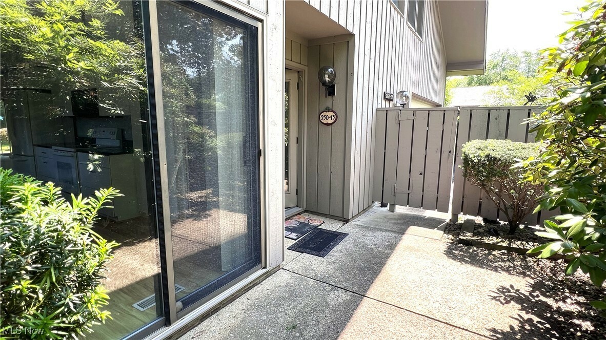Property Photo: 250 Laurel Circle 13 OH 44202