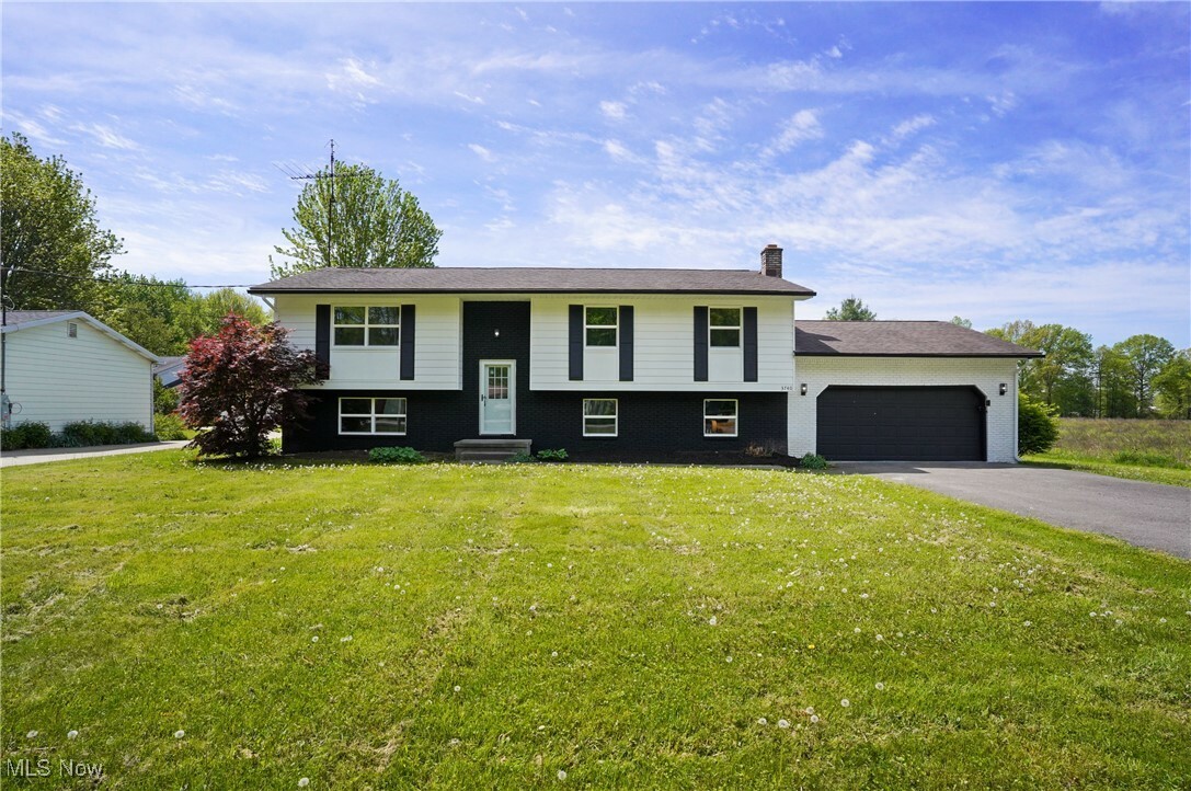 3740 Wilson Sharpsville Road  Cortland OH 44410 photo