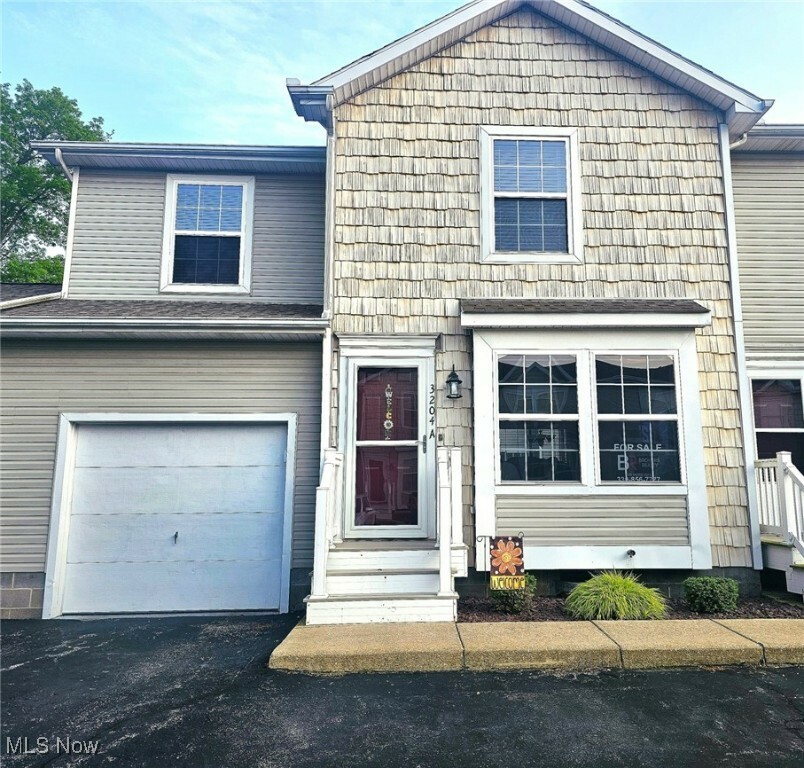 3204 Deer Trail A  Cortland OH 44410 photo