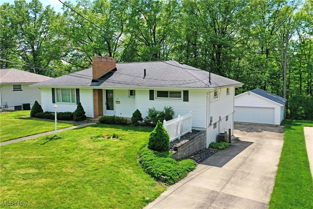 712 Hartzell Avenue  Niles OH 44446 photo