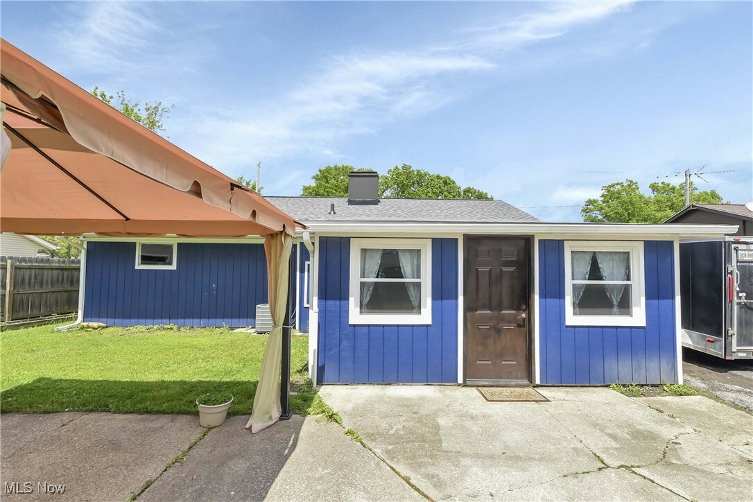 Property Photo: 108 Coronado Court OH 44035