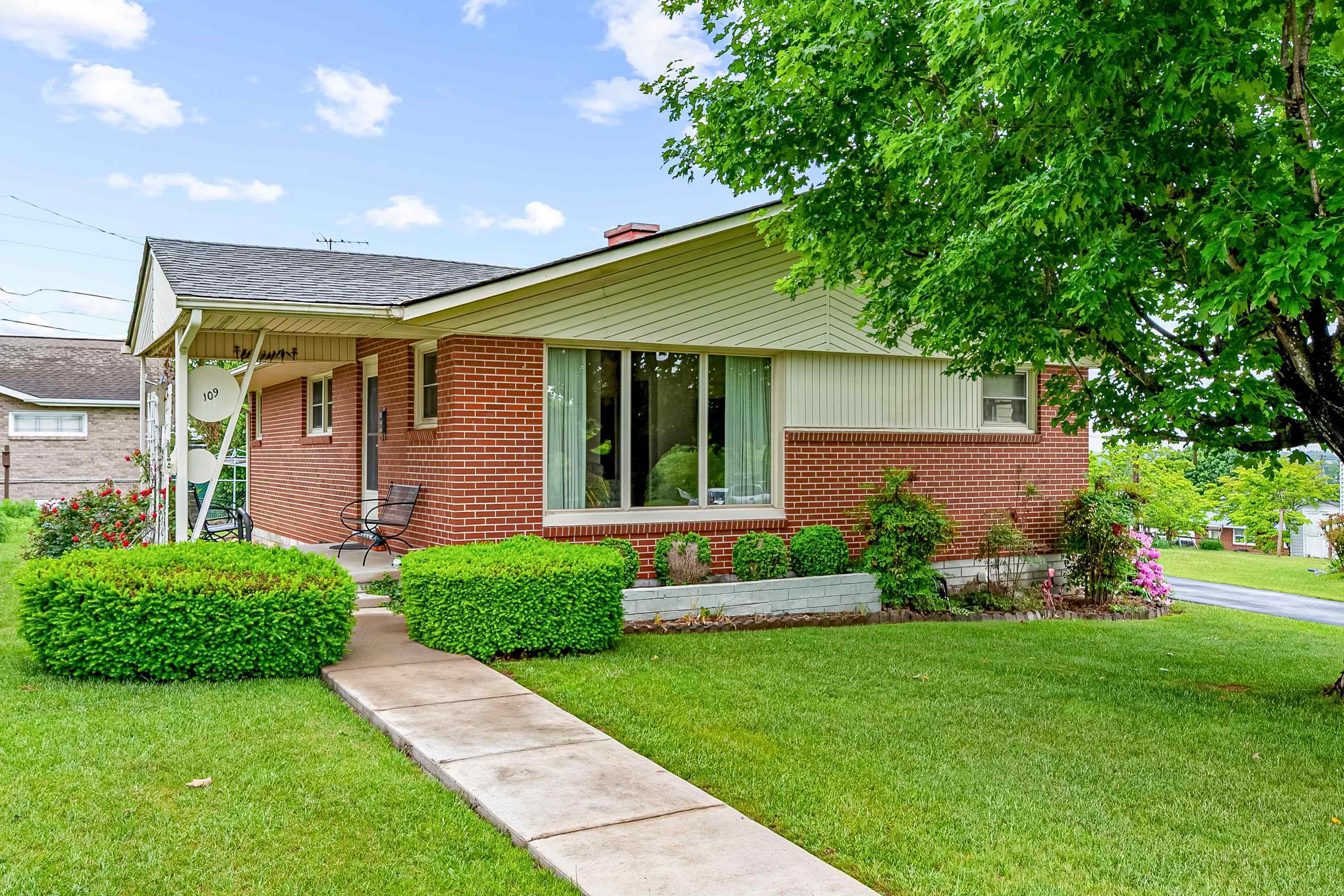 Property Photo: 109 Longview Drive VA 24073
