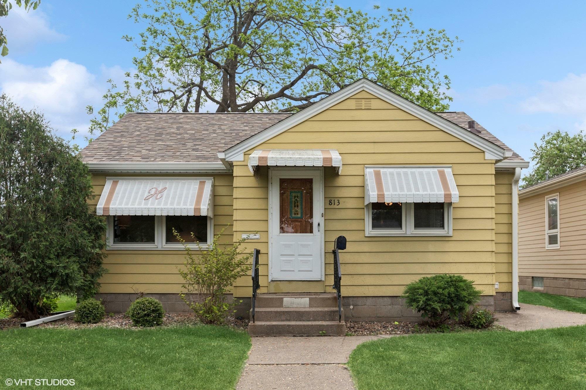 Property Photo: 813 4th Avenue S MN 55075