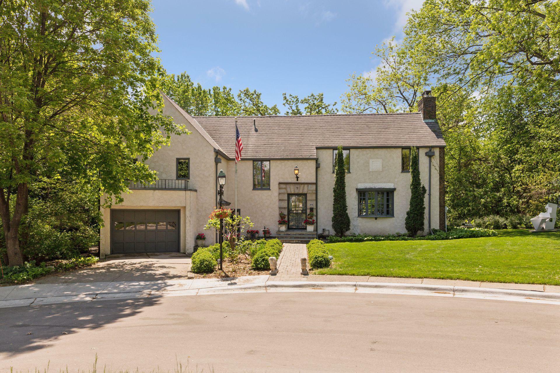 Property Photo: 7 Montcalm Court MN 55116