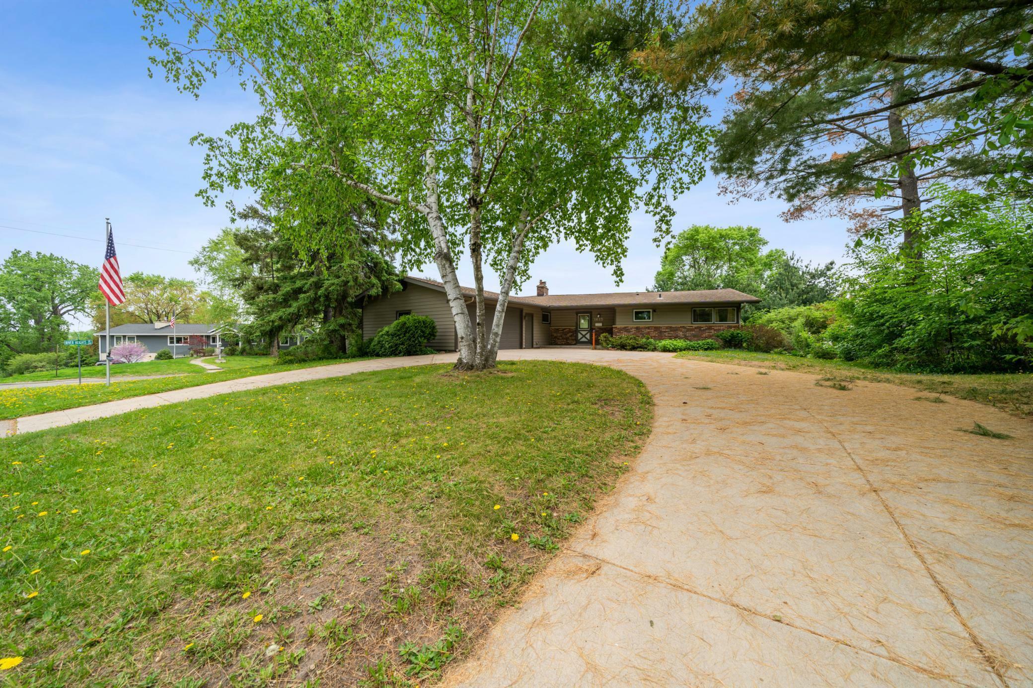 Property Photo: 1615 2nd Street N MN 55082