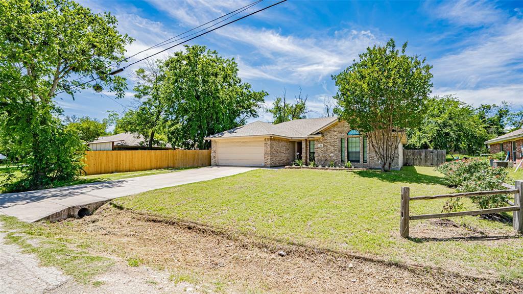 Property Photo: 750 S First Avenue TX 76401