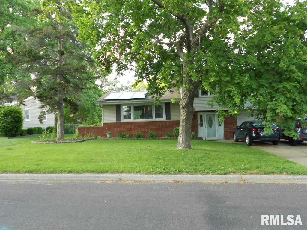 Property Photo: 11 Rutledge Avenue IL 61607-2654