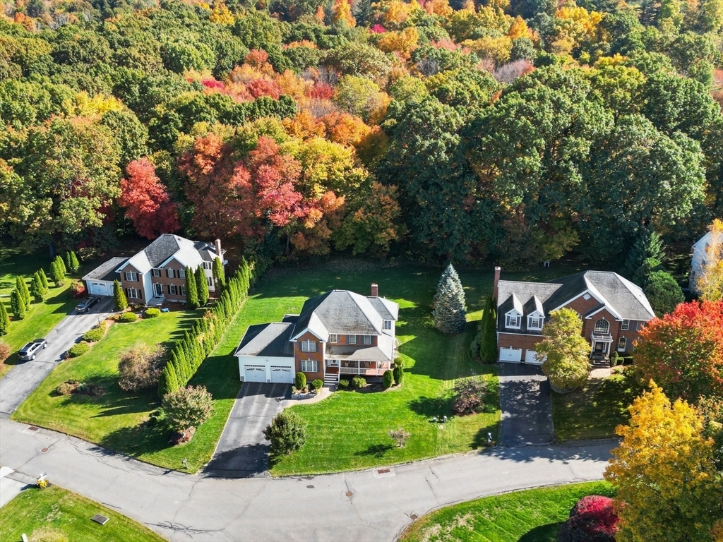 Property Photo: 6 Hutchins Way MA 01886