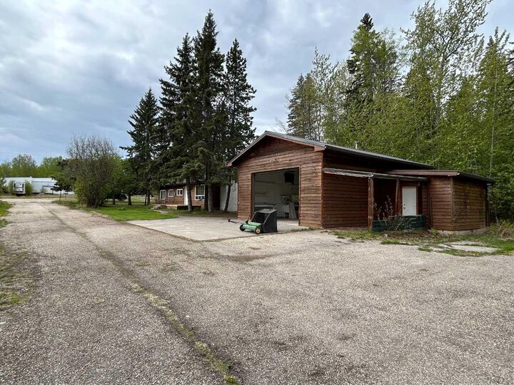 Photo de la propriété:  54,52 1st Avenue  AB T0G 0X0 