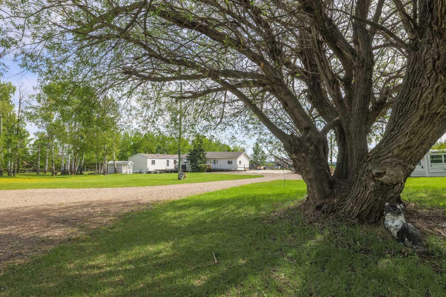 Property Photo: 363043 Highway 761 AB T0M 0M0