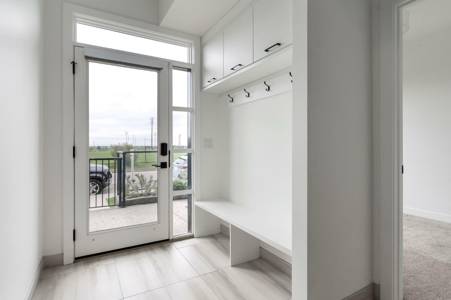 Property Photo: 5109 19 Street SW AB T2T 7A5