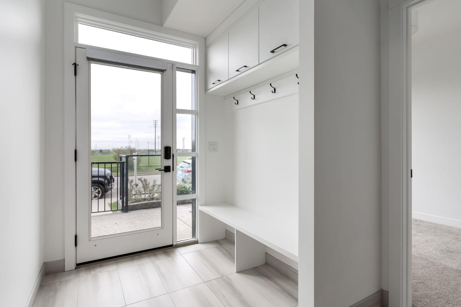 Property Photo: 5109 19 Street SW AB T2T 7A5