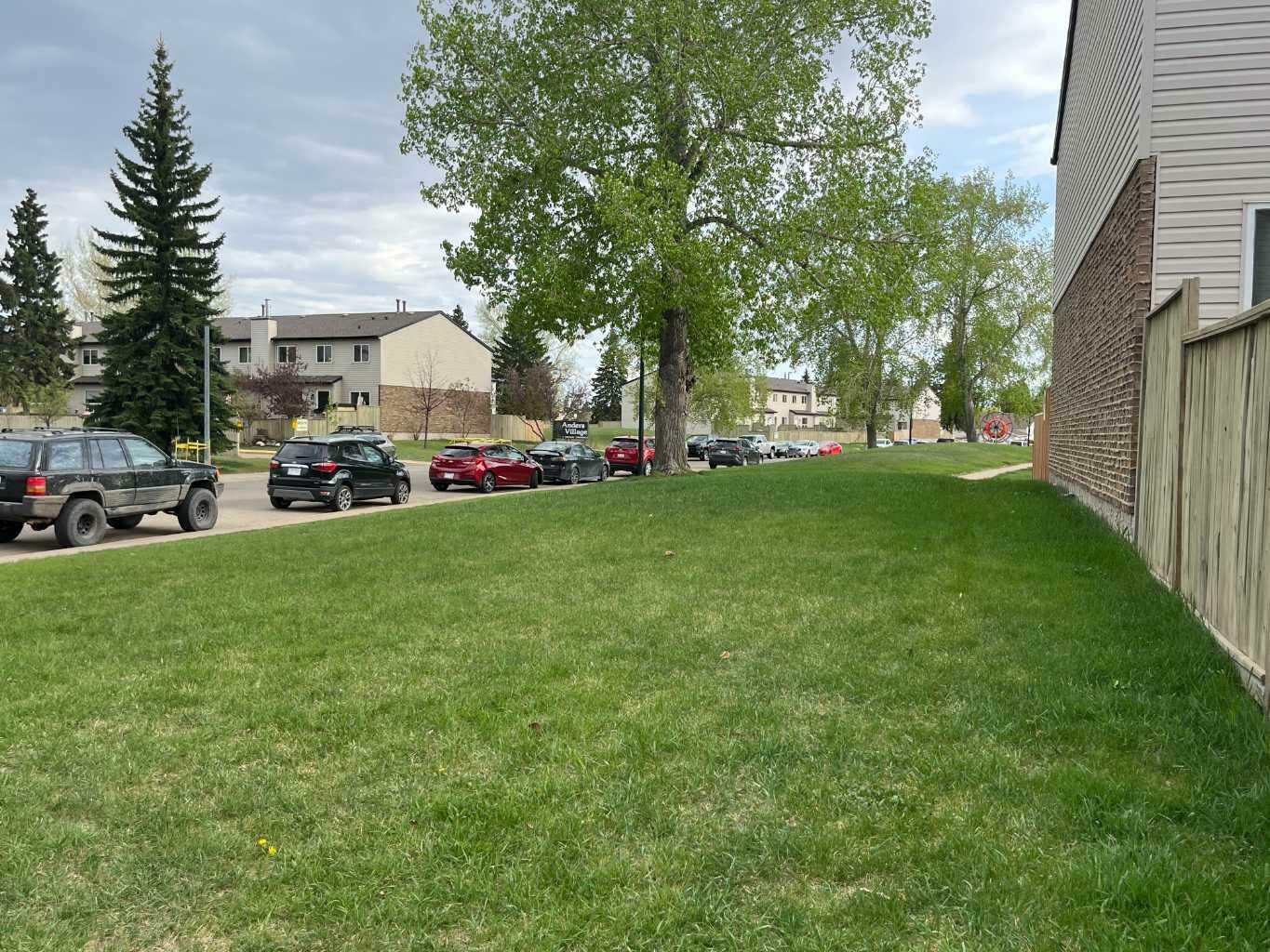 Property Photo: 20 Alford Avenue 35 AB T4R 1G9