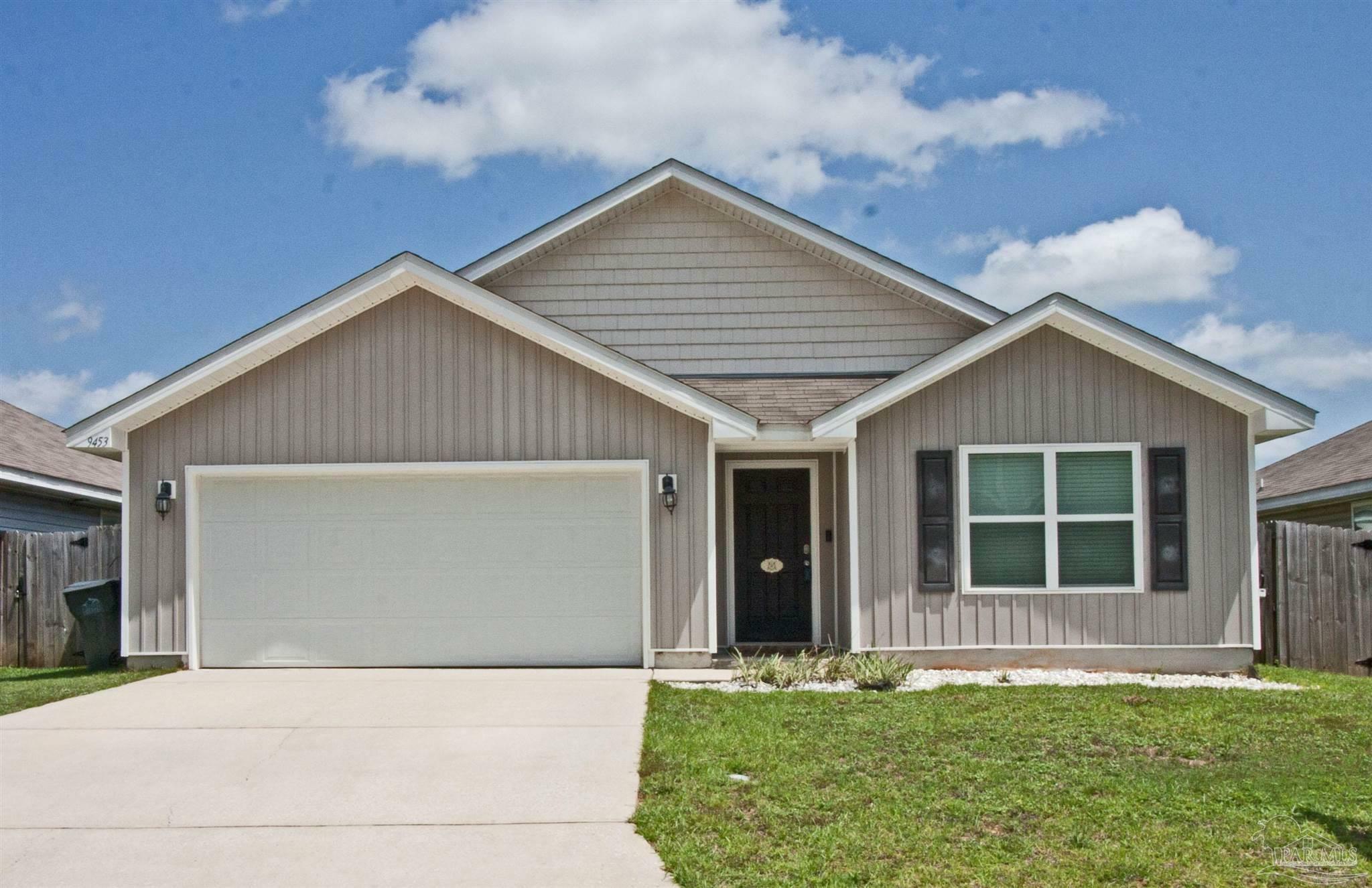 Property Photo: 9453 Lutoo Ln FL 32526