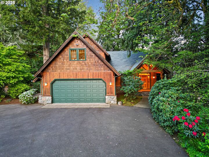 Property Photo: 44050 McKenzie Hwy OR 97489