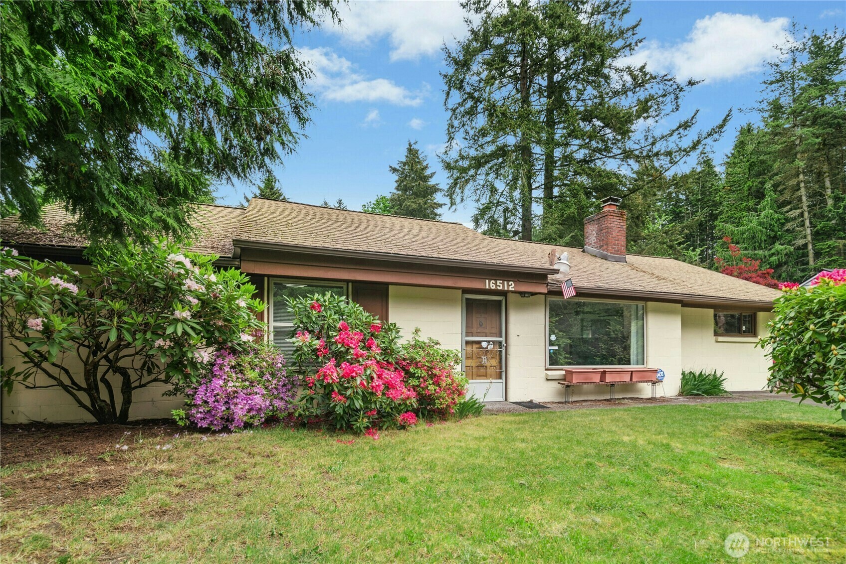 Property Photo: 16512 18th Avenue NE WA 98155