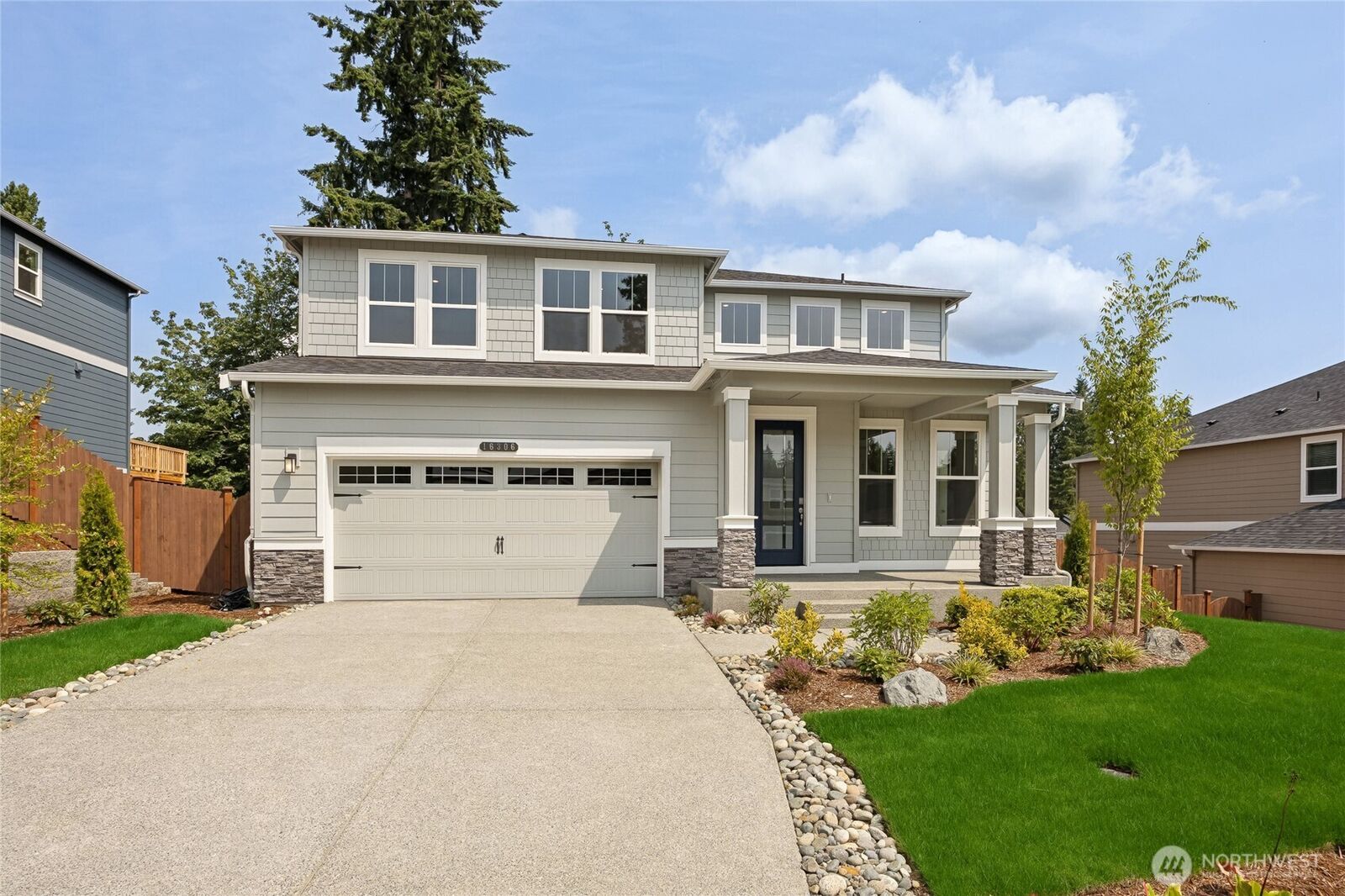 Property Photo: 16306 SE 133rd Place 105 WA 98059