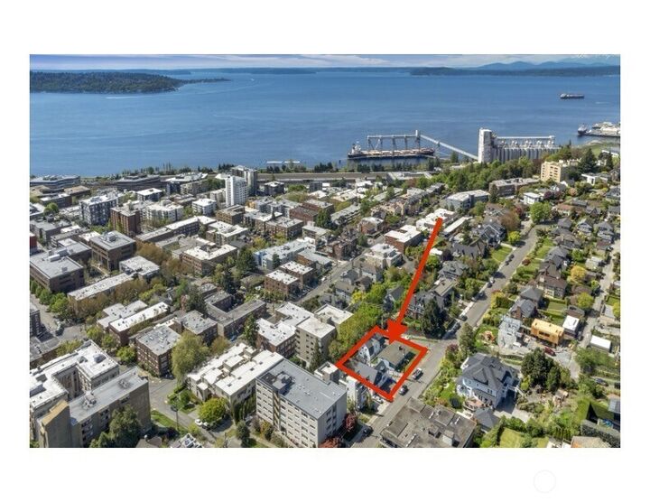 Property Photo: 223 W Kinnear Place WA 98119