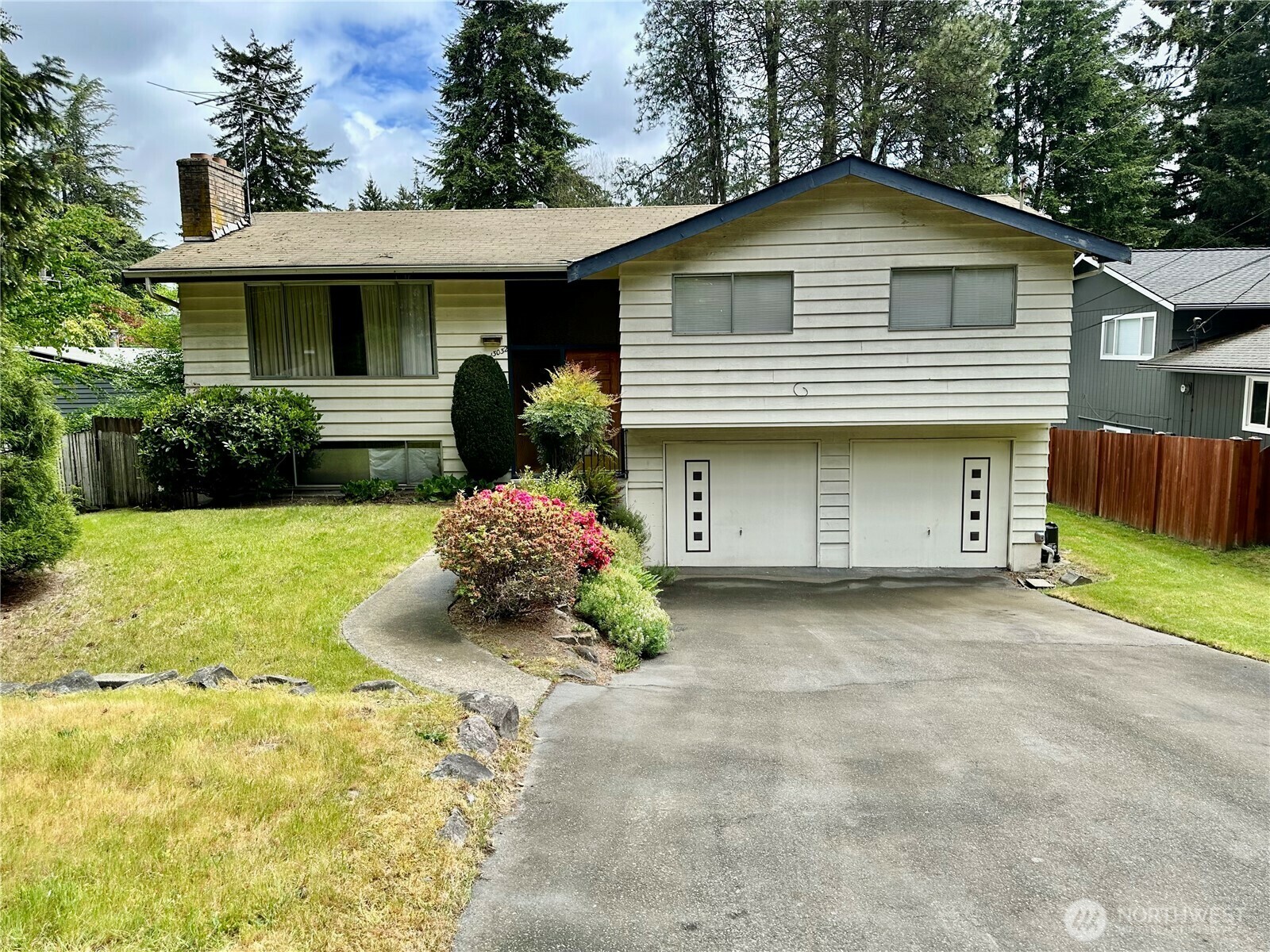13032  27th Avenue NE  Seattle WA 98125 photo