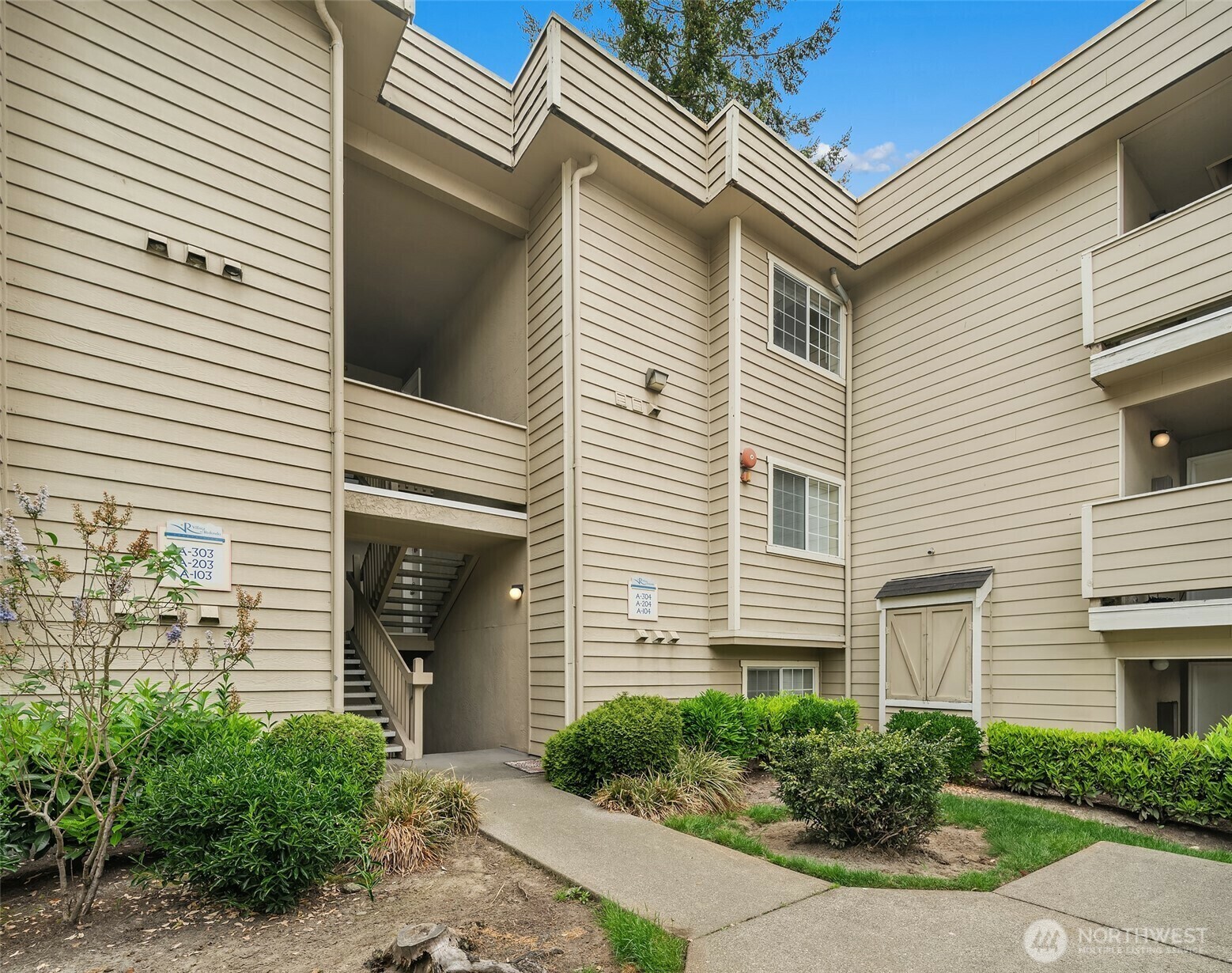 Property Photo: 28311 S 18th Avenue S A304 WA 98003