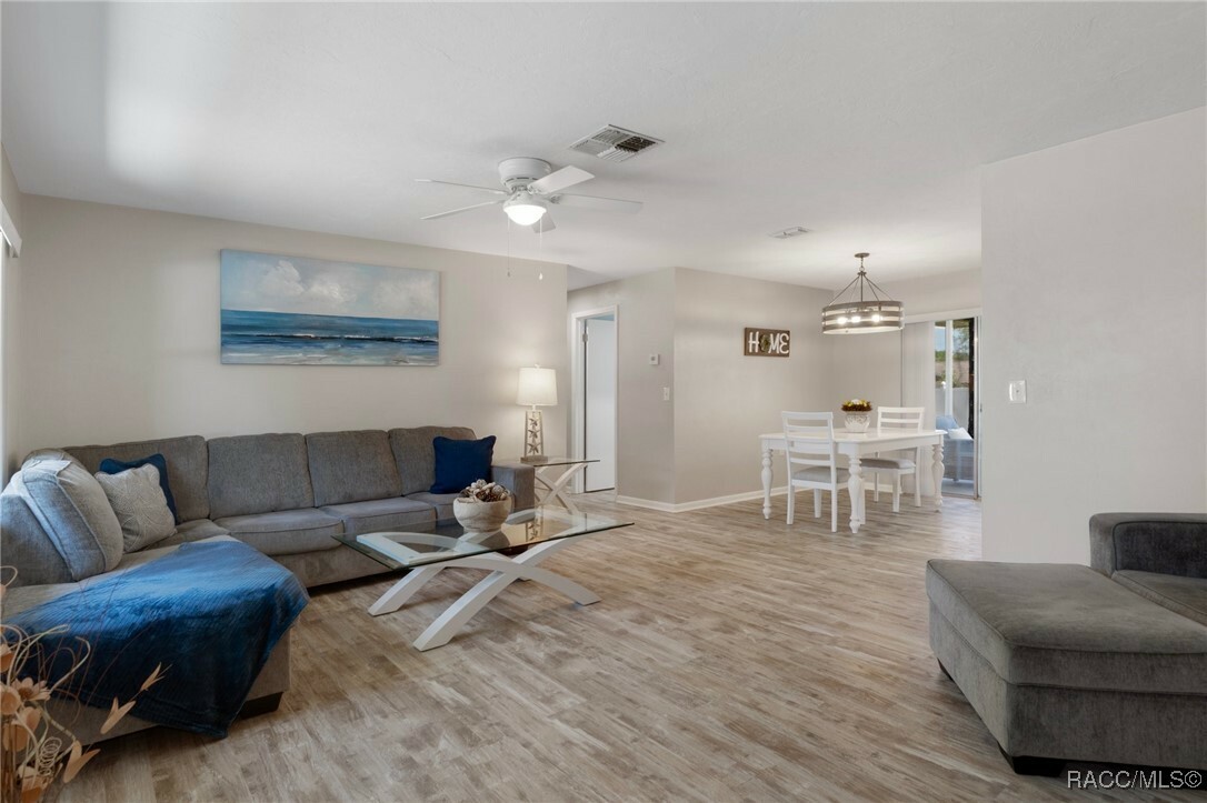 Property Photo: 70 W Casurina Place FL 34465