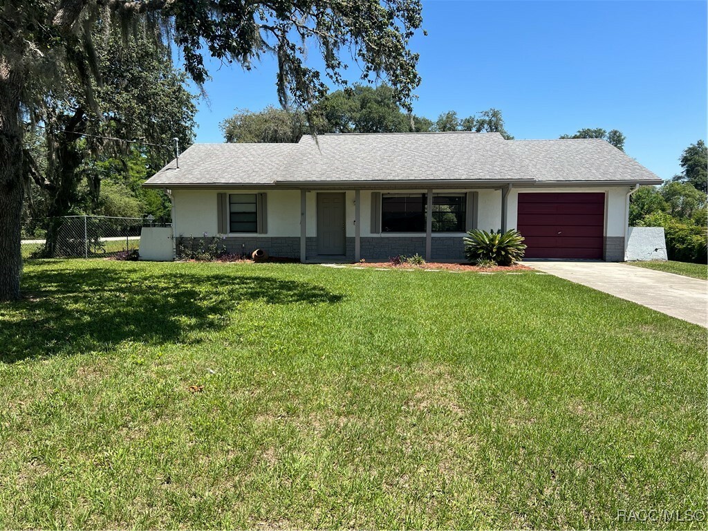 Property Photo: 9637 E Monica Court FL 34450