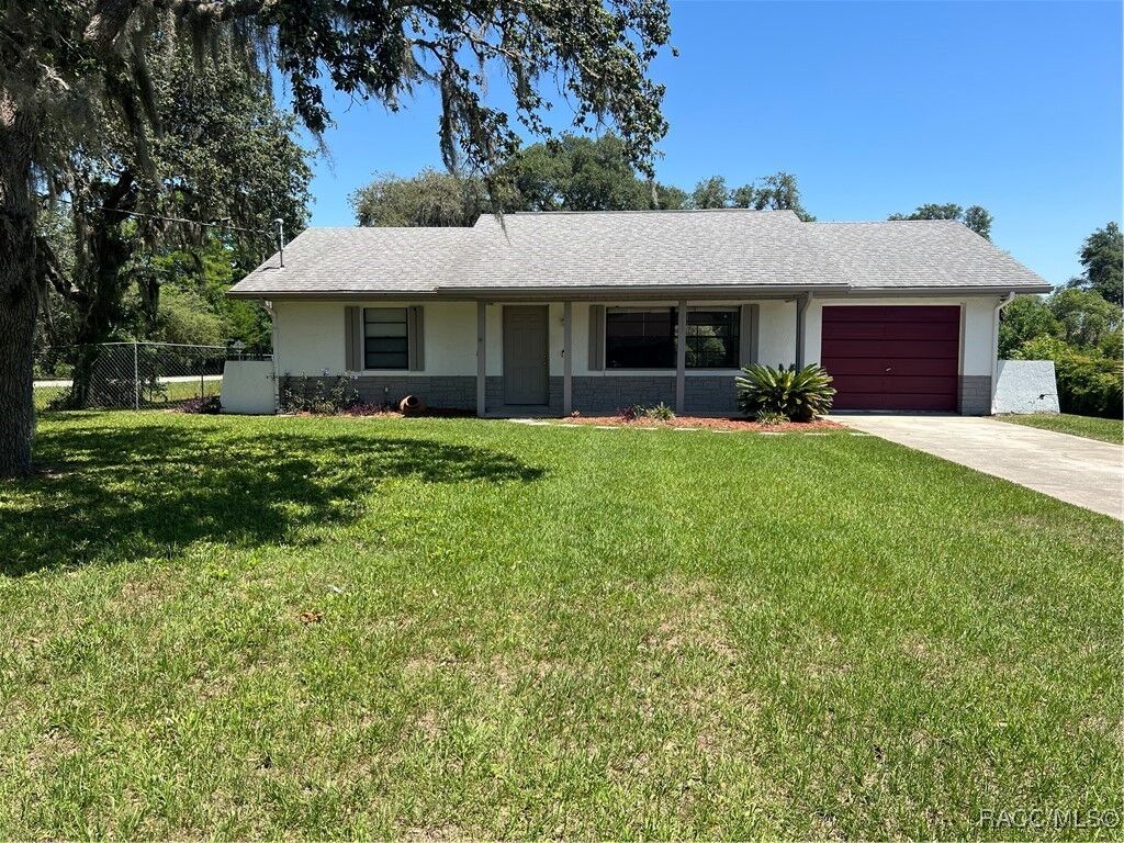 Property Photo: 9637 E Monica Court FL 34450