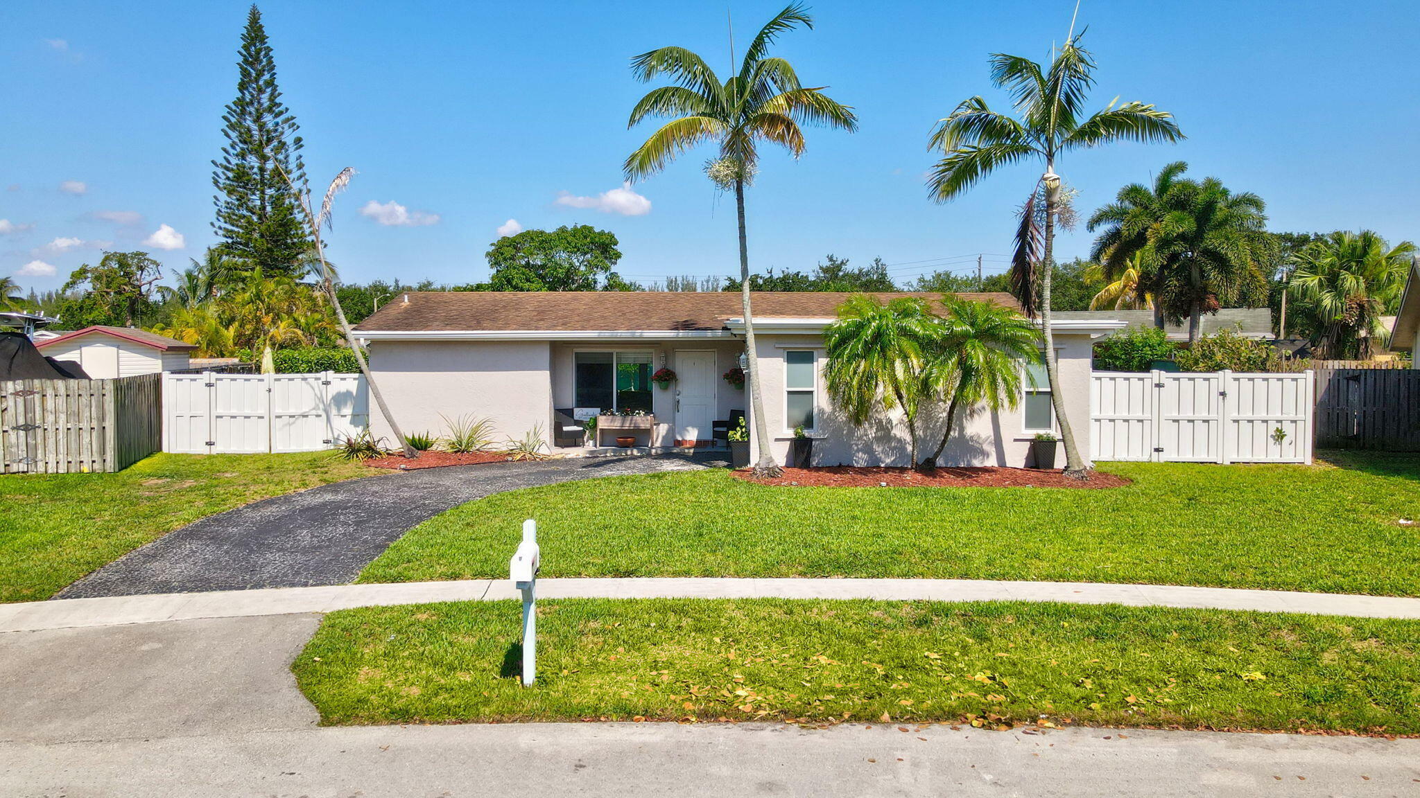 4221 NW 118th Avenue  Sunrise FL 33323 photo