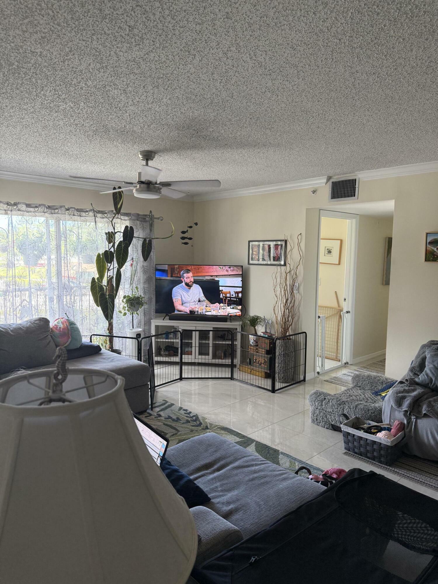 Property Photo: 1400 Crestwood Court S 1405 FL 33411
