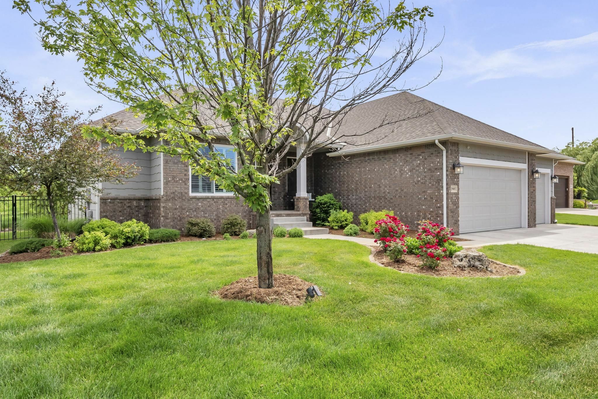 Property Photo: 2985 N Gulf Breeze Cir KS 67205
