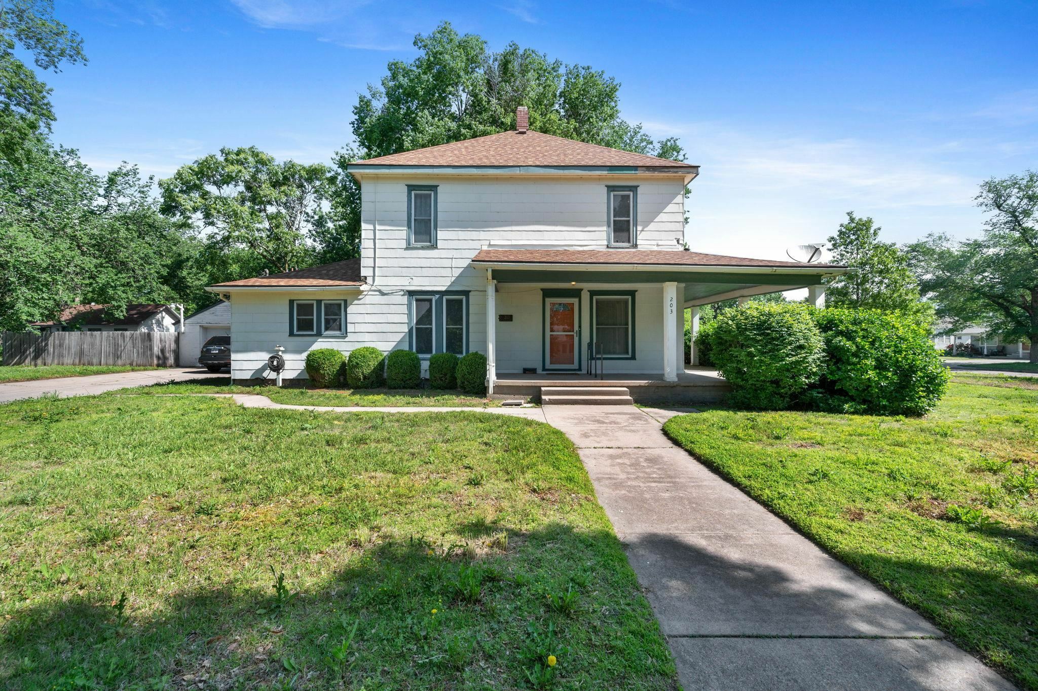 Property Photo: 203 N Saint Clair Ave KS 67203-5639